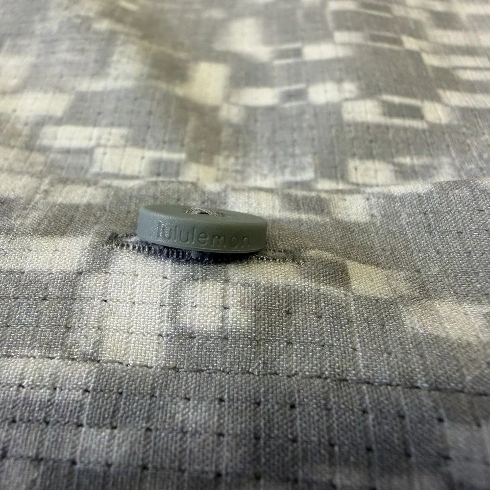 Lululemon Airing Easy Camp Collar Shirt Men's Large Short Sleeve Button Up Gray - Picture 3 of 8